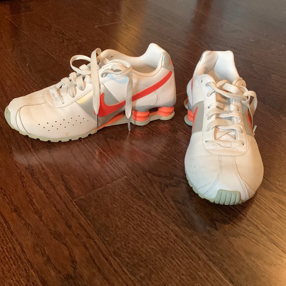 Nike shocks